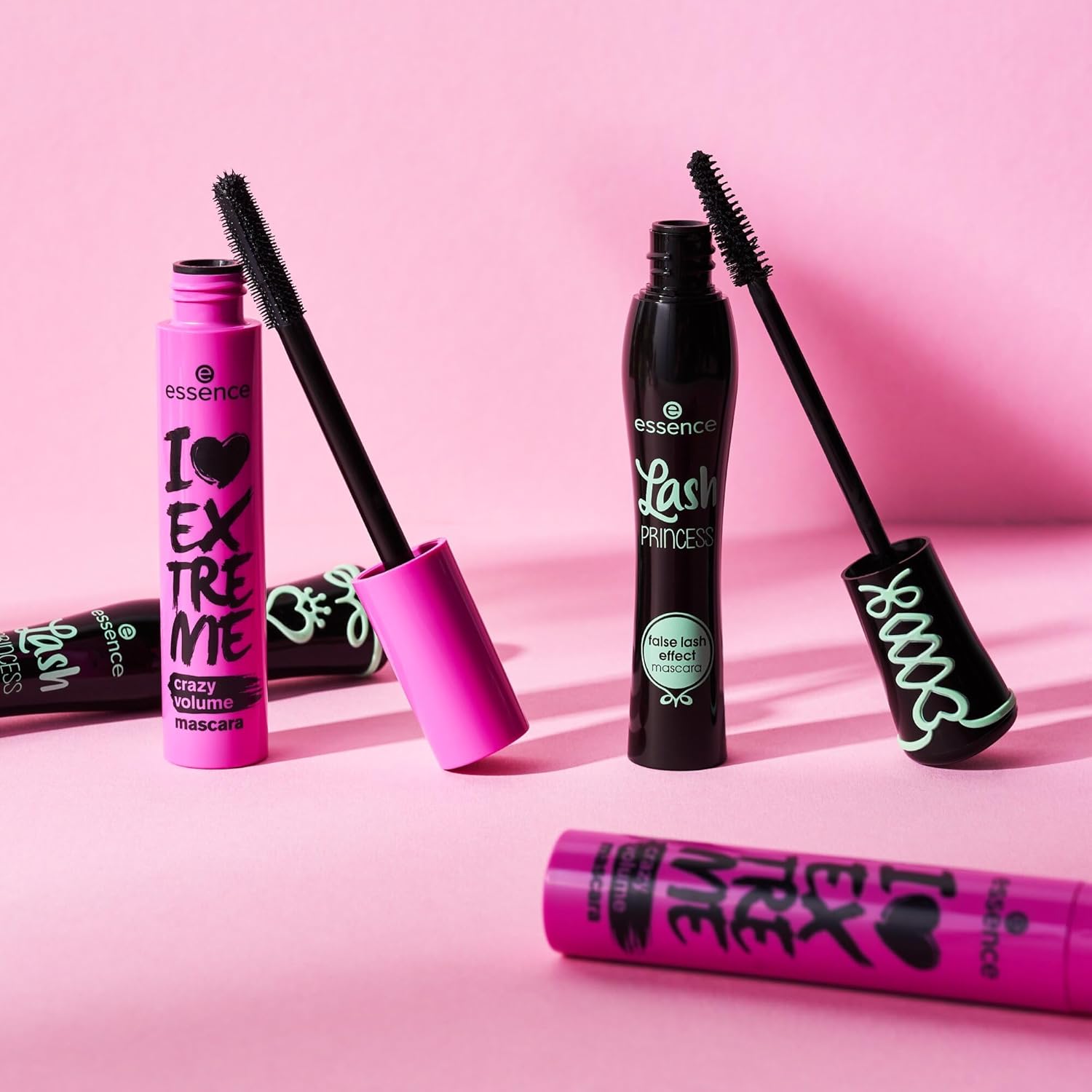 71kvbxJleRL._SL1500_ essence I Love Extreme Crazy Volume Mascara (Pack of 1) Intense & Dramatic Volume & Length in One Swipe Vegan & Cruelty Free