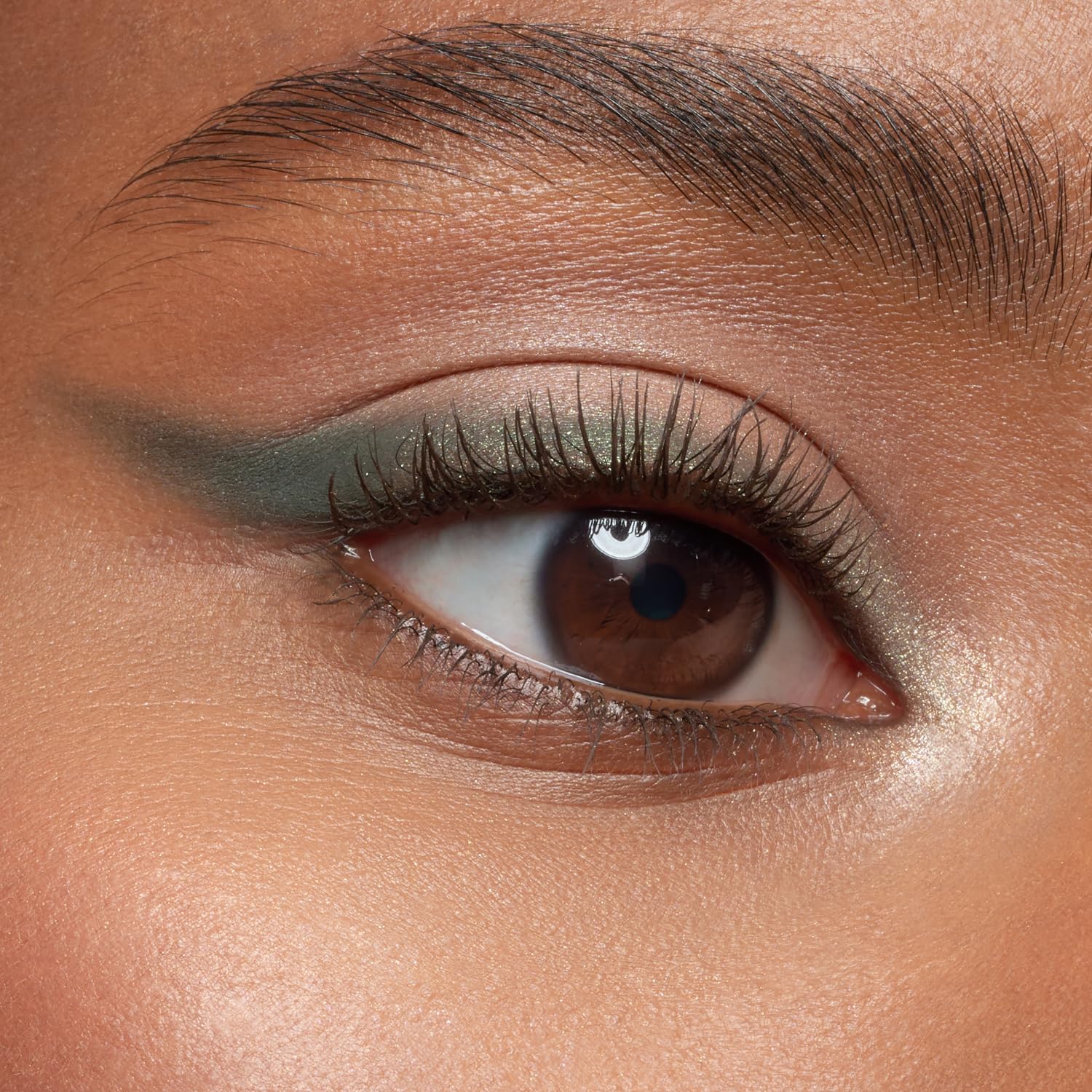 812fD-G66ML._SL1500_ essence Lash Princess False Lash Effect Mascara Brown (1 Pack) Intense Volume, Length & Definition Vegan, Cruelty Free & Paraben Free